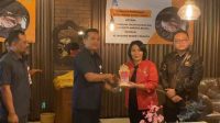 PERUMDA TAB Kabupaten Tabanan melakukan penandatanganan perjanjian kerja sama dengan Kejari Tabanan, dalam hal pendampingan hukum. Foto: ist PERUMDA TAB Kabupaten Tabanan melakukan penandatanganan perjanjian kerja sama dengan Kejari Tabanan, dalam hal pendampingan hukum. Foto: ist