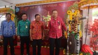 KADISDIKPORA Kota Denpasar, AA Gede Wiratama; didampingi I Nengah Madiadnyana, dan Made Radita Berata saat membuka Spegrima Smart Festival, Jumat (17/3/2023). Foto: tra