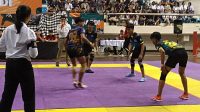 CABOR kabaddi pada ajang Porsenijar Kota Denpasar 2023 yang digelar di Gor Lila Bhuana. Foto: tra CABOR kabaddi pada ajang Porsenijar Kota Denpasar 2023 yang digelar di Gor Lila Bhuana. Foto: tra