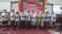 PENGURUS PGRI Smart Learning and Character Center (SLCC) Provinsi Bali dilantik, Kamis (13/4/2023). Pelantikan dilaksanakan di sela-sela workshop SLCC perdana yang dihadiri 87 orang perwakilan guru dari seluruh kabupaten/kota di Bali, bertempat di Aula Balai Guru Penggerak (BGP) Provinsi Bali. Foto: ist PENGURUS PGRI Smart Learning and Character Center (SLCC) Provinsi Bali dilantik, Kamis (13/4/2023). Pelantikan dilaksanakan di sela-sela workshop SLCC perdana yang dihadiri 87 orang perwakilan guru dari seluruh kabupaten/kota di Bali, bertempat di Aula Balai Guru Penggerak (BGP) Provinsi Bali. Foto: ist