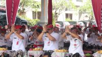 Bupati Tabanan sembahyang bersama