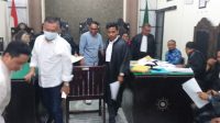 SUASANA sidang lanjutan terdakwa Fihirudin, yang dilaporkan DPRD NTB karena cuitan di Grup Whatsapp, di PN Mataram, Kamis (6/4/2023). Foto: ist SUASANA sidang lanjutan terdakwa Fihirudin, yang dilaporkan DPRD NTB karena cuitan di Grup Whatsapp, di PN Mataram, Kamis (6/4/2023). Foto: ist