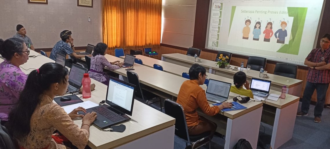 PELAKSANAAN In House Training (IHT) Penguatan Kompetensi Jurnalistik bagi Tim Publikasi BPMP Provinsi Bali di ruang Teleconference, Selasa (4/4/2023) dan Kamis (6/4/2023). FOTO: tra