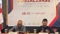 WIDYARDANA Putra (kanan) saat memaparkan signifikansi peran pemuda dalam edukasi politik agar tidak terjadi apatisme politik di masyarakat. Foto: ist WIDYARDANA Putra (kanan) saat memaparkan signifikansi peran pemuda dalam edukasi politik agar tidak terjadi apatisme politik di masyarakat. Foto: ist