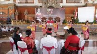 WORKSHOP Pakem Joged Bumbung Tradisi Menuju Modernisasi, dibuka oleh Bupati Tabanan yang diwakili Sekda I Gede Susila, di Gedung Kesenian I Ketut Maria Tabanan, Minggu (23/4/2023). Foto: ist WORKSHOP Pakem Joged Bumbung Tradisi Menuju Modernisasi, dibuka oleh Bupati Tabanan yang diwakili Sekda I Gede Susila, di Gedung Kesenian I Ketut Maria Tabanan, Minggu (23/4/2023). Foto: ist