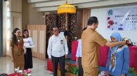 KADISKOP dan UMKM Kota Denpasar, I Dewa Made Agung, saat membuka Diklat Pengembangan Usaha Retail Koperasi, Senin (29/5/2023) di Denpasar. Foto: ist KADISKOP dan UMKM Kota Denpasar, I Dewa Made Agung, saat membuka Diklat Pengembangan Usaha Retail Koperasi, Senin (29/5/2023) di Denpasar. Foto: ist