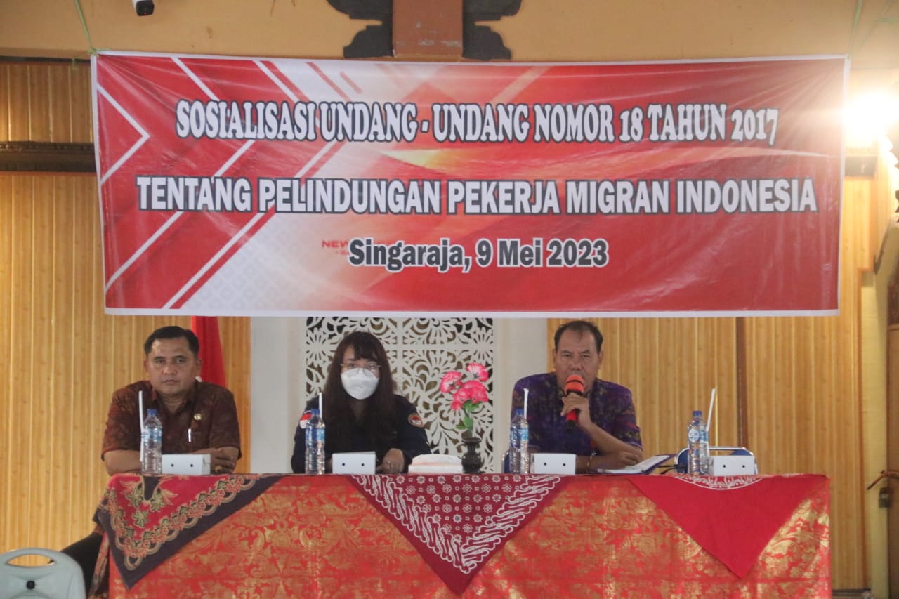 SOSIALISASI perlindungan PMI kepada puluhan mahasiswa di Singaraja. Foto: ist