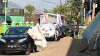 ROMBONGAN kirab bendera 18 parpol peserta Pemilu 2024 yang diberangkatkan dari Provinsi NTT tiba di wilayah Kabupaten Bima, NTB dengan melintasi wilayah Kota Bima. Foto: ist ROMBONGAN kirab bendera 18 parpol peserta Pemilu 2024 yang diberangkatkan dari Provinsi NTT tiba di wilayah Kabupaten Bima, NTB dengan melintasi wilayah Kota Bima. Foto: ist