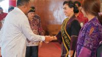 BUPATI Mahayastra mengukuhkan Bunda Literasi Gianyar, Jumat (23/6/2023). Foto: adi BUPATI Mahayastra mengukuhkan Bunda Literasi Gianyar, Jumat (23/6/2023). Foto: adi