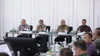 DIRUT PT PLN, Darmawan Prasodjo (kanan) saat melaporkan kinerja PLN selama tahun 2022 pada Rapat Umum Pemegang Saham (RUPS) di Jakarta. Foto: ist DIRUT PT PLN, Darmawan Prasodjo (kanan) saat melaporkan kinerja PLN selama tahun 2022 pada Rapat Umum Pemegang Saham (RUPS) di Jakarta. Foto: ist