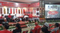 GURU Besar Universitas Hindu, Prof. I Wayan Sukayasa (dua kanan), menjelaskan filsafat atau tattwa usada saat gelar wicara pengobatan tradisional Bali di aula DPD PDIP Bali, Kamis (29/6/2023). Foto: hen GURU Besar Universitas Hindu, Prof. I Wayan Sukayasa (dua kanan), menjelaskan filsafat atau tattwa usada saat gelar wicara pengobatan tradisional Bali di aula DPD PDIP Bali, Kamis (29/6/2023). Foto: hen
