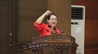 IGA Diah Werdhi Srikandi Wedasteraputri Suyasa membacakan Laporan Akhir Pembahasan Raperda Inisiatif Dewan tentang Penyelenggaraan Penanggulangan Bencana. Foto: ist IGA Diah Werdhi Srikandi Wedasteraputri Suyasa membacakan Laporan Akhir Pembahasan Raperda Inisiatif Dewan tentang Penyelenggaraan Penanggulangan Bencana. Foto: ist