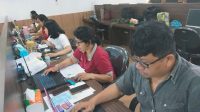 PROSES verifikasi berkas calon peserta didik pendaftaran PPDB jalur prestasi di SMPN 9 Denpasar, Senin (19/6/2023). Foto: ist PROSES verifikasi berkas calon peserta didik pendaftaran PPDB jalur prestasi di SMPN 9 Denpasar, Senin (19/6/2023). Foto: ist