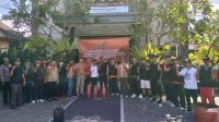 RELAWAN pemadam kebakaran Kelurahan Penatih foto bersama usai mengikuti pelatihan penanggulangan kebakaran menggunakan alat pemadam sederhana seperti handuk dan karung basah, serta penggunaan alat pemadam api ringan (APAR). Foto:ist RELAWAN pemadam kebakaran Kelurahan Penatih foto bersama usai mengikuti pelatihan penanggulangan kebakaran menggunakan alat pemadam sederhana seperti handuk dan karung basah, serta penggunaan alat pemadam api ringan (APAR). Foto:ist