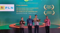 JAJARAN PLN saat menerima penghargaan TOP CSR Awards predikat Star Bintang 5 selama tiga tahun berturut-turut, Senin (12/6/2023). Foto: ist JAJARAN PLN saat menerima penghargaan TOP CSR Awards predikat Star Bintang 5 selama tiga tahun berturut-turut, Senin (12/6/2023). Foto: ist
