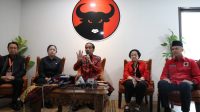 PRESIDEN Jokowi menyampaikan konferensi pers secara virtual yang dihadiri pengurus DPC PDIP se-Indonesia pada pembukaan Rapat Kerja Nasional (Rakernas) III PDIP di Sekolah Partai Lenteng Agung, Selasa (6/6/2023). Foto: ist PRESIDEN Jokowi menyampaikan konferensi pers secara virtual yang dihadiri pengurus DPC PDIP se-Indonesia pada pembukaan Rapat Kerja Nasional (Rakernas) III PDIP di Sekolah Partai Lenteng Agung, Selasa (6/6/2023). Foto: ist