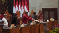 RAPAT paripurna DPRD Karangasem bersama eksekutif membahas Raperda tentang Pertanggungjawaban Pelaksanaan APBD 2022, Selasa (20/6/2023). Foto: ist RAPAT paripurna DPRD Karangasem bersama eksekutif membahas Raperda tentang Pertanggungjawaban Pelaksanaan APBD 2022, Selasa (20/6/2023). Foto: ist