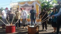 KEJARI Tabanan melaksanakan kegiatan pemusnahan barang bukti narkoba dan barang terkait lainnya, di halaman depan Kejari Tabanan, Kamis (22/6/2023). Foto: ist KEJARI Tabanan melaksanakan kegiatan pemusnahan barang bukti narkoba dan barang terkait lainnya, di halaman depan Kejari Tabanan, Kamis (22/6/2023). Foto: ist