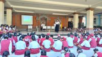 MASA Pengenalan Lingkungan Sekolah (MPLS) di SMPN 8 Denpasar pada Senin (10/7/2023) diisi materi pemantauan literasi digital oleh Dinas Kominfos Kota Denpasar. Foto: ist MASA Pengenalan Lingkungan Sekolah (MPLS) di SMPN 8 Denpasar pada Senin (10/7/2023) diisi materi pemantauan literasi digital oleh Dinas Kominfos Kota Denpasar. Foto: ist