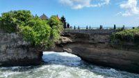 Tebing Retak Pura Batu Bolong - ist