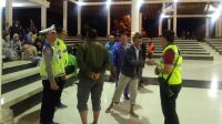 SEJUMLAH warga di bantaran Tukad Unda, Klungkung tampak tenang usai dievakuasi akibat air Tukad Unda meluap. Foto: ist SEJUMLAH warga di bantaran Tukad Unda, Klungkung tampak tenang usai dievakuasi akibat air Tukad Unda meluap. Foto: ist