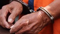 OKNUM wali kelas berinisial SA (45) yang diduga melakukan pelecehan siswi Sekolah Dasar (SD) kelas VI di Karangasem, akhirnya memenuhi panggilan polisi untuk diperiksa sampai ditetapkan tersangka pada Kamis (20/7/2023). Foto: ilustrasi OKNUM wali kelas berinisial SA (45) yang diduga melakukan pelecehan siswi Sekolah Dasar (SD) kelas VI di Karangasem, akhirnya memenuhi panggilan polisi untuk diperiksa sampai ditetapkan tersangka pada Kamis (20/7/2023). Foto: ilustrasi
