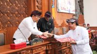 SIDANG paripurna ke-19 masa persidangan II DPRD Kota Denpasar di Gedung DPRD Kota Denpasar pada Kamis (24/8/2023). Foto: ist SIDANG paripurna ke-19 masa persidangan II DPRD Kota Denpasar di Gedung DPRD Kota Denpasar pada Kamis (24/8/2023). Foto: ist
