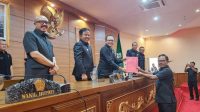 RAPAT paripurna penyampaian pandangan fraksi-fraksi DPRD Bangli, Senin (28/8/2023). Fraksi-fraksi DPRD Bangli mendorong pemerintah lebih memperhatikan petani. Foto: ist RAPAT paripurna penyampaian pandangan fraksi-fraksi DPRD Bangli, Senin (28/8/2023). Fraksi-fraksi DPRD Bangli mendorong pemerintah lebih memperhatikan petani. Foto: ist