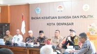 KUNJUNGAN Forum Kerukunan Umat Beragama (FKUB) dari Pemkot Bukittinggi saat kunjungan di Kota Denpasar diterima di Aula Kantor Kesbangpol Kota Denpasar, Senin (28/8/2023). Foto: ist KUNJUNGAN Forum Kerukunan Umat Beragama (FKUB) dari Pemkot Bukittinggi saat kunjungan di Kota Denpasar diterima di Aula Kantor Kesbangpol Kota Denpasar, Senin (28/8/2023). Foto: ist