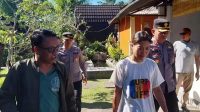 TURIS asing asal Korea berinisial YN diamankan polisi karena melakukan perusakan di kawasan Pura Goa Raja Besakih, Rendang, Karangasem pada Senin (7/8/2023) petang. Foto: ist TURIS asing asal Korea berinisial YN diamankan polisi karena melakukan perusakan di kawasan Pura Goa Raja Besakih, Rendang, Karangasem pada Senin (7/8/2023) petang. Foto: ist
