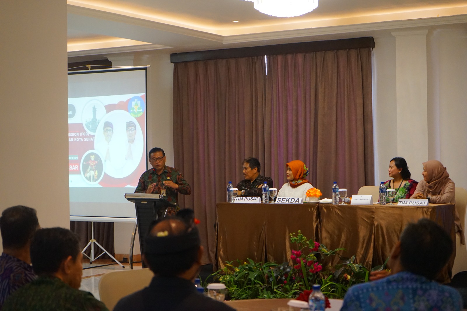 SEKDA Kota Denpasar, Alit Wiradana, saat menghadiri FGD yang diadakan oleh Tim Verifikasi Kabupaten/Kota Sehat di Hotel Grand Palace, Sanur, Jumat (15/9/2023). Foto: ist