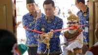 BUPATI Suwirta didampingi para ASN di Pemkab Klungkung. Foto: ist BUPATI Suwirta didampingi para ASN di Pemkab Klungkung. Foto: ist