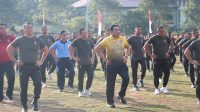 OLAHRAGA bersama antara prajurit TNI dan Polri dipimpin oleh Kasdam IX/Udayana Brigadir Jenderal TNI Sachono; dan Wakapolda Bali, Brigjen I Gusti Kade Budhi Harryarsana, Minggu (24/9/2023). Foto: ist OLAHRAGA bersama antara prajurit TNI dan Polri dipimpin oleh Kasdam IX/Udayana Brigadir Jenderal TNI Sachono; dan Wakapolda Bali, Brigjen I Gusti Kade Budhi Harryarsana, Minggu (24/9/2023). Foto: ist