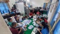 PELIPATAN surat suara untuk pemilihan perbekel (Pilkel) serentak 11 desa di Buleleng di kantor Dinas PMD Buleleng. Foto: ist PELIPATAN surat suara untuk pemilihan perbekel (Pilkel) serentak 11 desa di Buleleng di kantor Dinas PMD Buleleng. Foto: ist