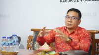 WAYAN Wirka memberi materi saat melakukan supervisi di Bawaslu Buleleng, Selasa (5/9/2023). Foto: ist WAYAN Wirka memberi materi saat melakukan supervisi di Bawaslu Buleleng, Selasa (5/9/2023). Foto: ist