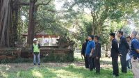 BUPATI Jembrana, I Nengah Tamba, saat memantau langsung Taman Makam Pahlawan, Minggu (1/10/2023). Foto: ist BUPATI Jembrana, I Nengah Tamba, saat memantau langsung Taman Makam Pahlawan, Minggu (1/10/2023). Foto: ist