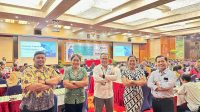 KEPALA BGP Provinsi Bali, I Wayan Surata (tengah) bersama narasumber diklat peningkatan kompetensi guru dan tenaga kependidikan guru jenjang SD. Foto: ist KEPALA BGP Provinsi Bali, I Wayan Surata (tengah) bersama narasumber diklat peningkatan kompetensi guru dan tenaga kependidikan guru jenjang SD. Foto: ist