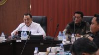 KABINDA Bali, Brigjen (Pol). Hadi Purnomo (kiri); saat menjelaskan kondisi keamanan Bali dalam masa tahapan Pemilu 2024 bersama Ketua Bawaslu Bali, Agus Tirta Suguna. Foto: ist KABINDA Bali, Brigjen (Pol). Hadi Purnomo (kiri); saat menjelaskan kondisi keamanan Bali dalam masa tahapan Pemilu 2024 bersama Ketua Bawaslu Bali, Agus Tirta Suguna. Foto: ist