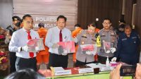 KAPOLRES Karangasem, AKBP Ricko AA Taruna, saat melaksanakan press rilis terkait kasus narkoba selama dua bulan terakhir di Polres Karangasem, Senin (6/11/2023). Foto: ist KAPOLRES Karangasem, AKBP Ricko AA Taruna, saat melaksanakan press rilis terkait kasus narkoba selama dua bulan terakhir di Polres Karangasem, Senin (6/11/2023). Foto: ist