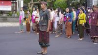 PEGAWAI Pemkab Klungkung mengikuti Ikrar Netralitas ASN di halaman belakang kantor Bupati Klungkung, Kamis (23/11/2023). Foto: ist PEGAWAI Pemkab Klungkung mengikuti Ikrar Netralitas ASN di halaman belakang kantor Bupati Klungkung, Kamis (23/11/2023). Foto: ist