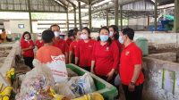 TP PKK Bangli dipimpin Sariasih Sedana Arta melaksanakan studi tiru ke Kota Yogyakarta, Kamis (9/11/2023). Kunjungan yang dipusatkan di TPS3R Nitikan, Yogyakarta. Foto: ist TP PKK Bangli dipimpin Sariasih Sedana Arta melaksanakan studi tiru ke Kota Yogyakarta, Kamis (9/11/2023). Kunjungan yang dipusatkan di TPS3R Nitikan, Yogyakarta. Foto: ist