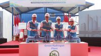 DIREKTUR Jenderal Energi Baru, Terbarukan dan Konservasi Energi (EBTKE), Yudo Dwinanda Priaadi; bersama Dirut PLN, Darmawan Prasodjo, saat meresmikan 21 unit GHP di seluruh Indonesia di PLTGU Tanjung Priok, Jakarta, Senin (20/11/2023). Foto: ist DIREKTUR Jenderal Energi Baru, Terbarukan dan Konservasi Energi (EBTKE), Yudo Dwinanda Priaadi; bersama Dirut PLN, Darmawan Prasodjo, saat meresmikan 21 unit GHP di seluruh Indonesia di PLTGU Tanjung Priok, Jakarta, Senin (20/11/2023). Foto: ist