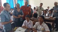 PENILAIAN lapangan Kompetisi Inovasi Perangkat Daerah (Kiprah) Kota Denpasar 2023 di SMP Sapta Andika Denpasar yang menampilkan aplikasi yang diberi nama media pembelajaran berbasis android (Melanoid). Foto: tra PENILAIAN lapangan Kompetisi Inovasi Perangkat Daerah (Kiprah) Kota Denpasar 2023 di SMP Sapta Andika Denpasar yang menampilkan aplikasi yang diberi nama media pembelajaran berbasis android (Melanoid). Foto: tra