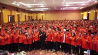 SEKJEN DPP PDIP Hasto Kristiyanto, dan Ketua DPD PDIP NTB Rachmat Hidayat bersama ribuan kader PDIP NTB usai membuka Rakorda DPD PDIP NTB di Hotel Lombok Raya, Kita Mataram, Minggu (5/11/2023). Foto: ist SEKJEN DPP PDIP Hasto Kristiyanto, dan Ketua DPD PDIP NTB Rachmat Hidayat bersama ribuan kader PDIP NTB usai membuka Rakorda DPD PDIP NTB di Hotel Lombok Raya, Kita Mataram, Minggu (5/11/2023). Foto: ist