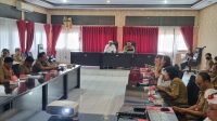 WAKIL Bupati Bangli, I Wayan Diar, saat membuka acara Focus Group Discussion (FGD) II penyusunan rancangan awal RPJPD Kabupaten Bangli di kantor Bupati Bangli, Senin (6/11/2023). Foto: ist WAKIL Bupati Bangli, I Wayan Diar, saat membuka acara Focus Group Discussion (FGD) II penyusunan rancangan awal RPJPD Kabupaten Bangli di kantor Bupati Bangli, Senin (6/11/2023). Foto: ist