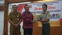 BUPATI Karangasem, I Gede Dana, saat membuka bimbingan teknis penyuluhan pertanian swadaya milenial di Karangasem di aula MPP Karangasem, Senin (4/12/2023). Foto: ist BUPATI Karangasem, I Gede Dana, saat membuka bimbingan teknis penyuluhan pertanian swadaya milenial di Karangasem di aula MPP Karangasem, Senin (4/12/2023). Foto: ist