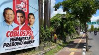 GIBRAN Rakabuming Raka sebagai cawapres berpasangan dengan Prabowo Subianto, terpampang di baliho bergambar Ketum PSI, Kaesang Pangarep, yang merupakan adik kandung Gibran. Foto diambil di Jalan Bypass Ngurah Rai, Denpasar Timur. Foto: hen GIBRAN Rakabuming Raka sebagai cawapres berpasangan dengan Prabowo Subianto, terpampang di baliho bergambar Ketum PSI, Kaesang Pangarep, yang merupakan adik kandung Gibran. Foto diambil di Jalan Bypass Ngurah Rai, Denpasar Timur. Foto: hen