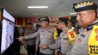 KAPOLDA Bali, Irjen Ida Bagus Kade Putra Narendra, didampingi pejabat utama Polda Bali, melaksanakan kunjungan dan pengecekan pelaksanaan Pos Pengamanan Natal dan Tahun Baru (Nataru) di Pelabuhan Padangbai, Karangasem, Jumat (22/12/2023). Foto: ist KAPOLDA Bali, Irjen Ida Bagus Kade Putra Narendra, didampingi pejabat utama Polda Bali, melaksanakan kunjungan dan pengecekan pelaksanaan Pos Pengamanan Natal dan Tahun Baru (Nataru) di Pelabuhan Padangbai, Karangasem, Jumat (22/12/2023). Foto: ist