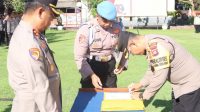KAPOLRES Gianyar memimpin penandatanganan pakta integritas netralitas polri dalam pengamanan Pemilu 2024 di Polres Gianyar. Foto: ist KAPOLRES Gianyar memimpin penandatanganan pakta integritas netralitas polri dalam pengamanan Pemilu 2024 di Polres Gianyar. Foto: ist
