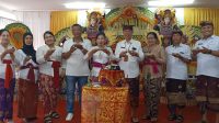 PUNCAK perayaan HUT ke-20 SMPN 11 Denpasar ditandai dengan pemotongan kue ulang tahun, Kamis (14/12/2023). Foto: tra PUNCAK perayaan HUT ke-20 SMPN 11 Denpasar ditandai dengan pemotongan kue ulang tahun, Kamis (14/12/2023). Foto: tra